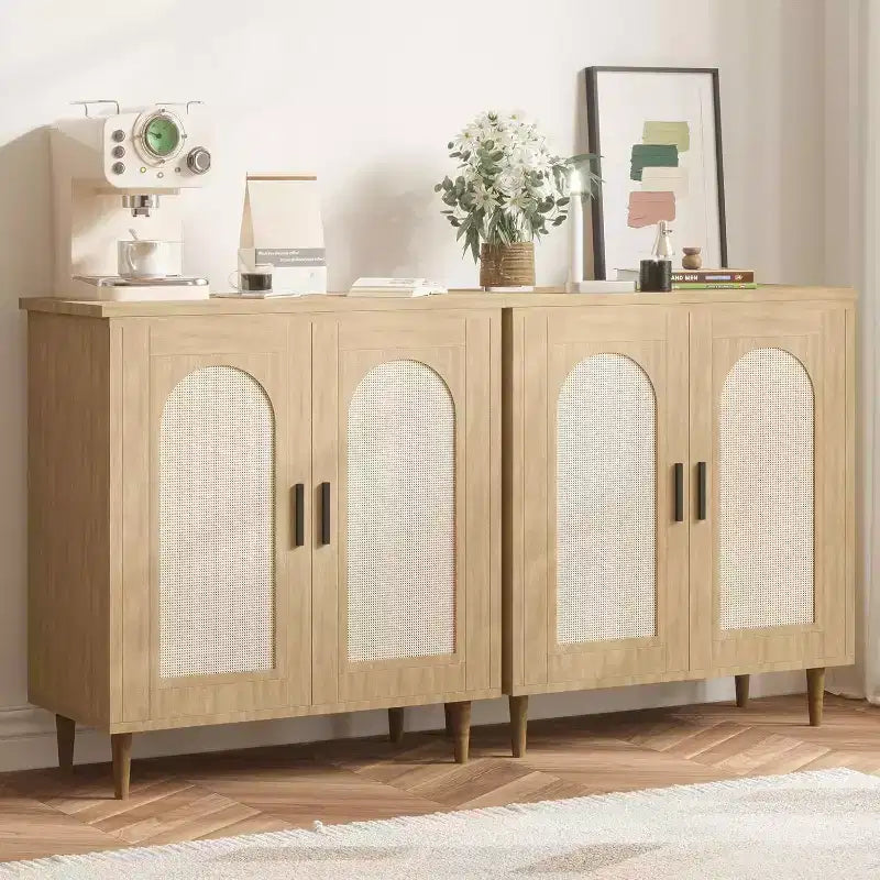 Mobile Credenza Buffet con Ante in Rattan e Piedini in Legno Massello