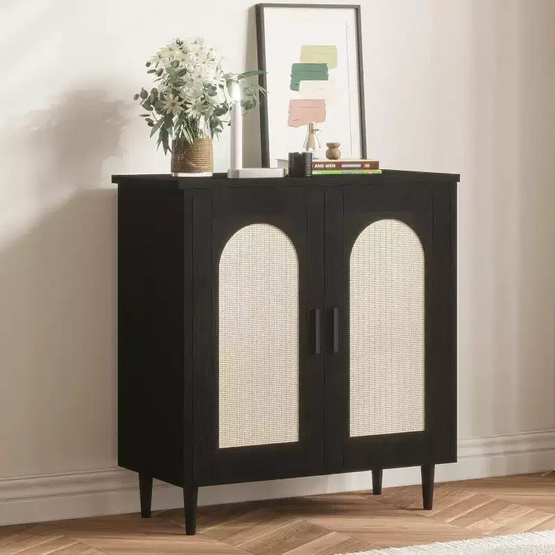 Mobile Credenza Buffet con Ante in Rattan e Piedini in Legno Massello