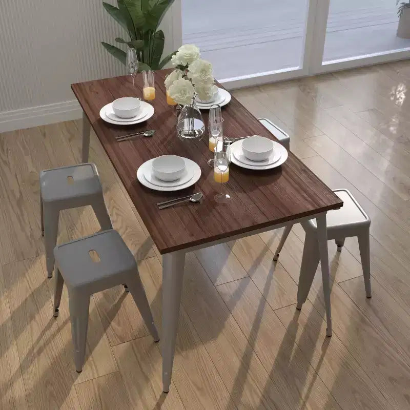 Tavolo da Pranzo con Struttura Rettangolare in Acciaio e Piano in Legno