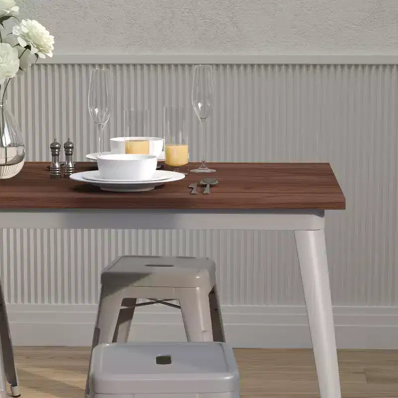 Tavolo da Pranzo con Struttura Rettangolare in Acciaio e Piano in Legno